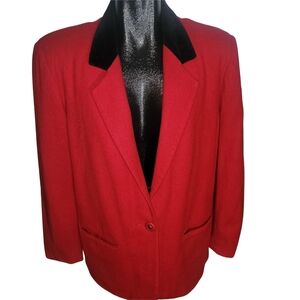 Sag Harbor Vintage 90's Red Wool Blazer with Black Collar 12